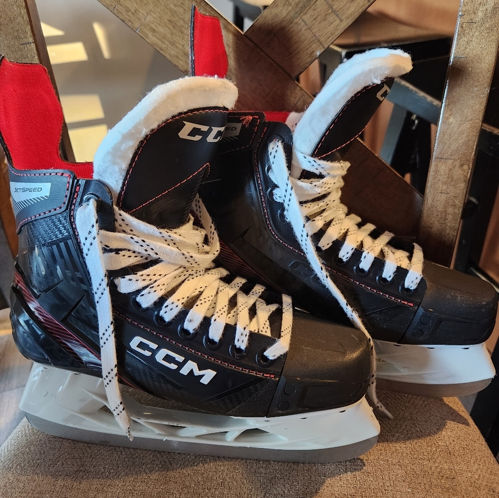 CCM Jetspeed FT455 Senior Hockey Skates Size  7